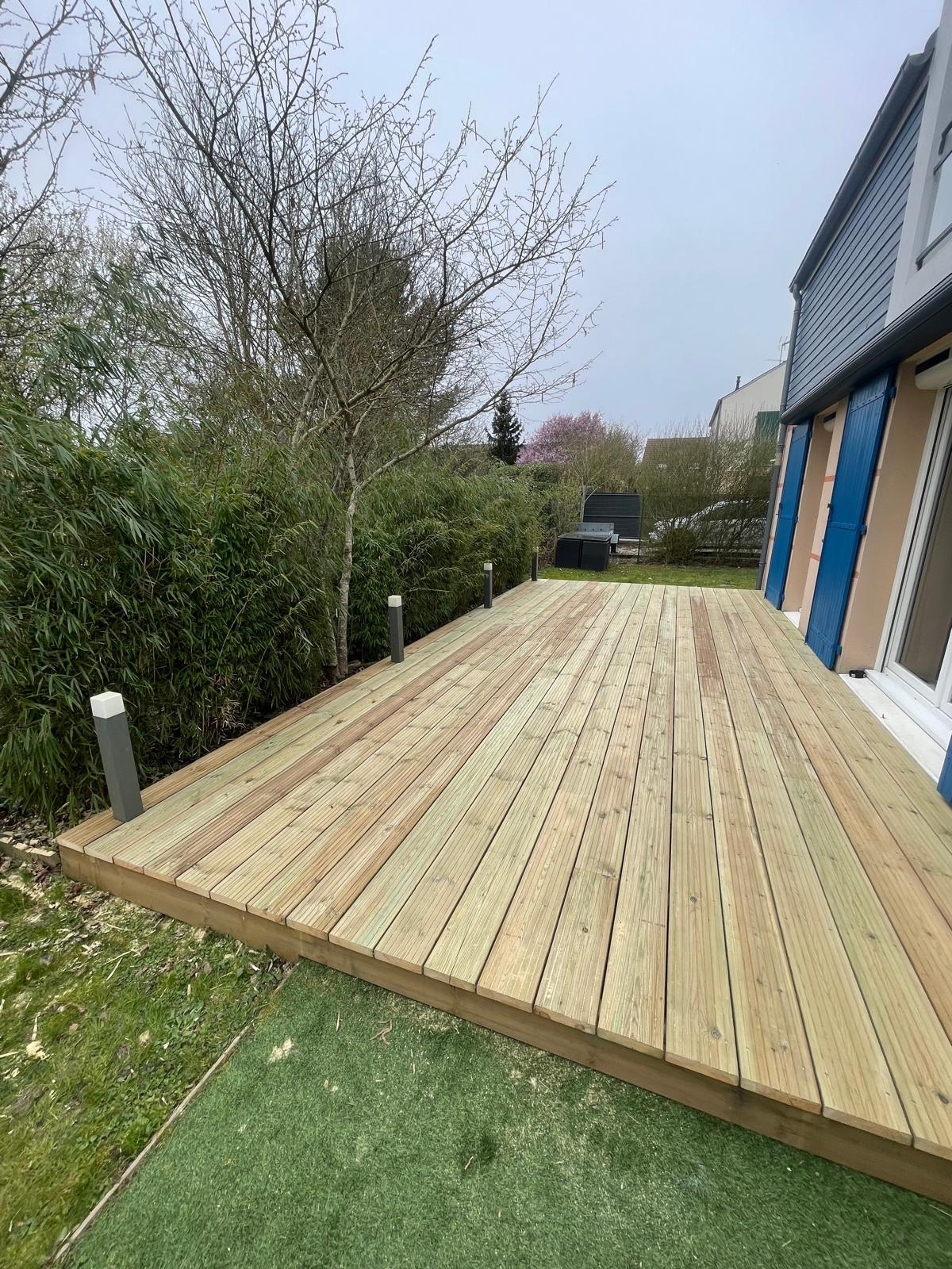 Terrasse bois — Jardin paysager