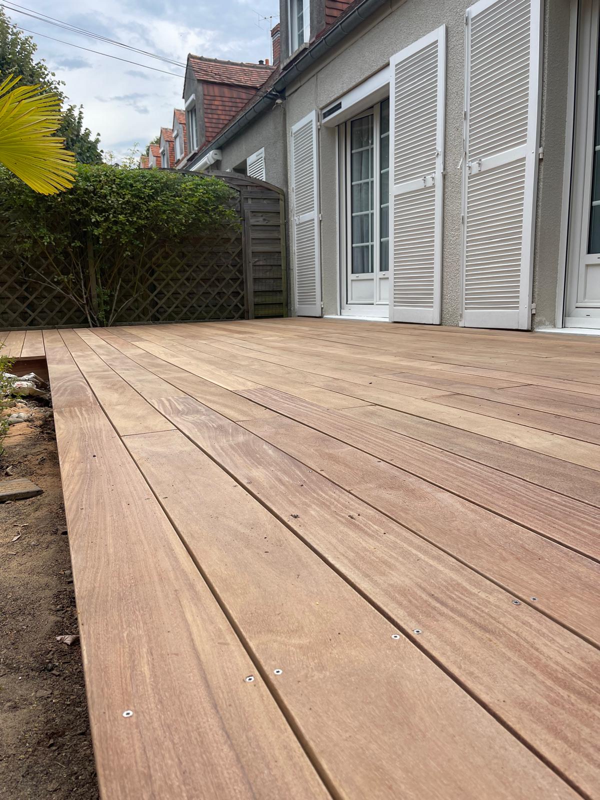 Terrasse bois — Façade maison